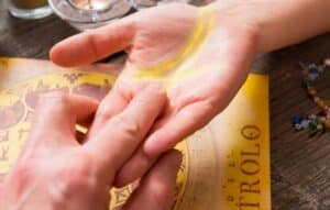 Descubre tu futuro en tus manos